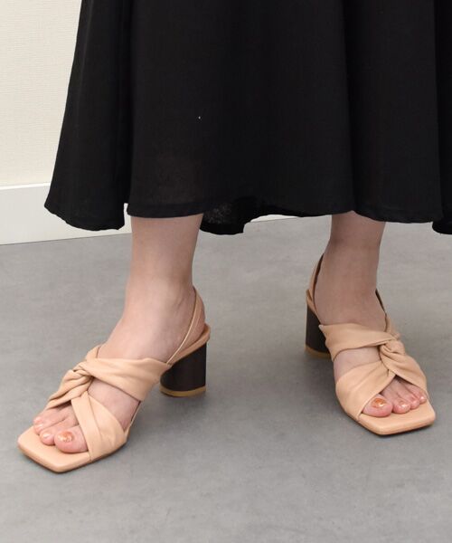 INTER-CHAUSSURES/インター ショシュール 【ANGEL ALARCON】スクエアトウクロスベルトサンダル ベージュ 37 INTER-CHAUSSURES/インター ショシュール 【ANGEL ALARCON】スクエアトウクロスベルトサンダル ベージュ 37