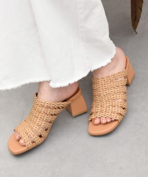 INTER-CHAUSSURES/インター ショシュール 【ANGEL ALARCON】チャンキーヒールラフィアサンダル ベージュ雑材 36 INTER-CHAUSSURES/インター ショシュール 【ANGEL ALARCON】チャンキーヒールラフィアサンダル ベージュ雑材 36