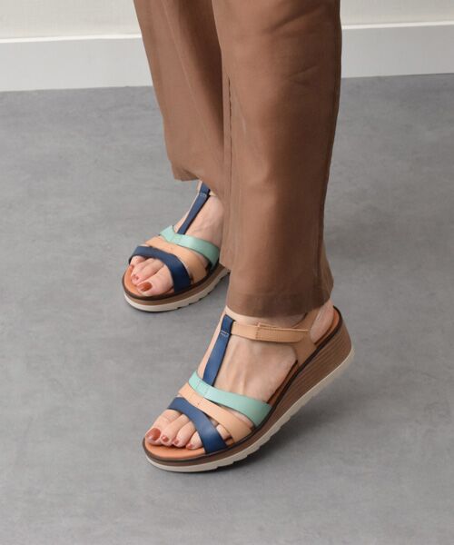 INTER-CHAUSSURES/インター ショシュール 【MARILA】カラーコンビウエッジヒールサンダル ベージュコンビ 35 INTER-CHAUSSURES/インター ショシュール 【MARILA】カラーコンビウエッジヒールサンダル ベージュコンビ 35