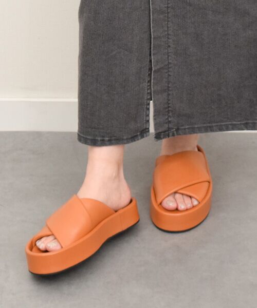 INTER-CHAUSSURES/インター ショシュール 【JVAM】パフィークロスベルト厚底サンダル キャメル 38 INTER-CHAUSSURES/インター ショシュール 【JVAM】パフィークロスベルト厚底サンダル キャメル 38