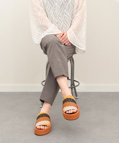 INTER-CHAUSSURES/インター ショシュール 【JVAM】ウーブンレザー厚底ミュールサンダル ブラウンコンビ 37 INTER-CHAUSSURES/インター ショシュール 【JVAM】ウーブンレザー厚底ミュールサンダル ブラウンコンビ 37