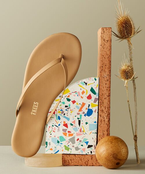 INTER-CHAUSSURES / インター ショシュール サンダル | 【TKEES】フラットマットトングサンダル（ベージュ）