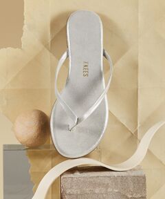 INTER-CHAUSSURES / インター ショシュール サンダル | 【TKEES】フラットグリッタートングサンダル