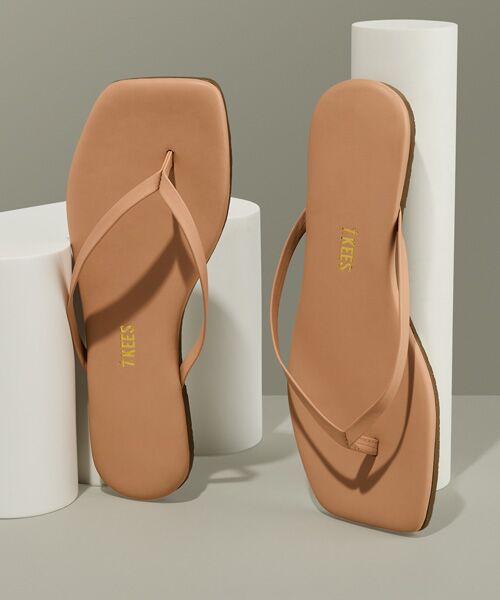 INTER-CHAUSSURES / インター ショシュール サンダル | 【TKEES】スクエアトウフラットトングサンダル（ライトベージュ）