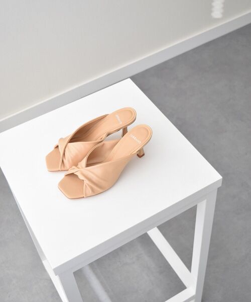 INTER-CHAUSSURES / インター ショシュール サンダル | 【CARRANO】スクエアトゥツイストミュールサンダル-(62001C) | 詳細17