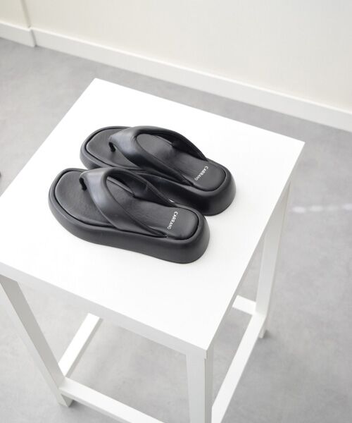 INTER-CHAUSSURES / インター ショシュール サンダル | 【CARRANO】パテッドトングボリュームソールサンダル-(62300C) | 詳細10