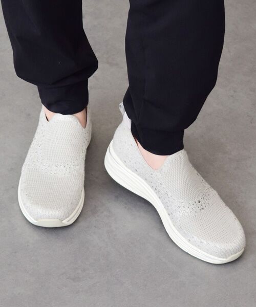 INTER-CHAUSSURES/インター ショシュール 【TAMARIS】ラインストーンスリッポンスニーカー グレー雑材 39 INTER-CHAUSSURES/インター ショシュール 【TAMARIS】ラインストーンスリッポンスニーカー グレー雑材 39