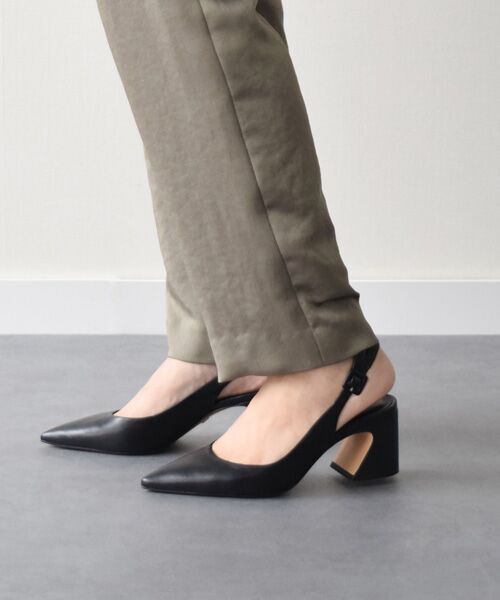 INTER-CHAUSSURES/インター ショシュール 【CARRANO】ポインテッドバックストラップパンプス ブラック 38 INTER-CHAUSSURES/インター ショシュール 【CARRANO】ポインテッドバックストラップパンプス ブラック 38