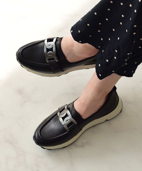 INTER-CHAUSSURES/インター ショシュール 【bussola】メタル飾り撥水ローファースニーカー ブラック 39 INTER-CHAUSSURES/インター ショシュール 【bussola】メタル飾り撥水ローファースニーカー ブラック 39