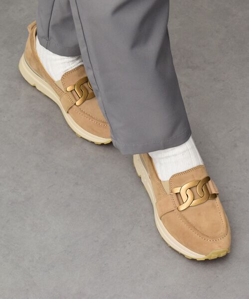 INTER-CHAUSSURES/インター ショシュール 【bussola】メタル飾り撥水ローファースニーカー ベージュスウェード 37 INTER-CHAUSSURES/インター ショシュール 【bussola】メタル飾り撥水ローファースニーカー ベージュスウェード 37