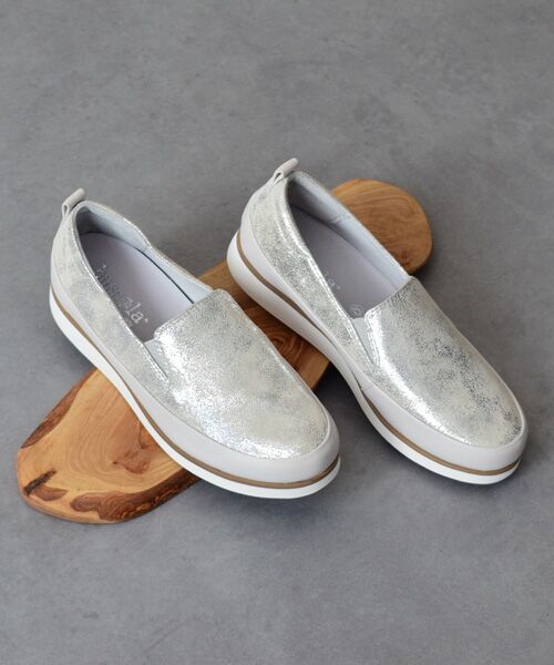 INTER-CHAUSSURES/インター ショシュール 【bussola】撥水レザースリッポンスニーカー シルバー 38 INTER-CHAUSSURES/インター ショシュール 【bussola】撥水レザースリッポンスニーカー シルバー 38