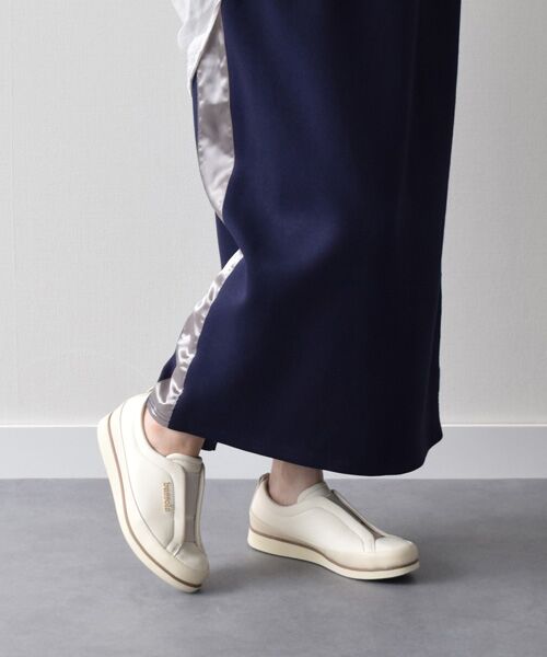 INTER-CHAUSSURES/インター ショシュール 【bussola】撥水フラットスリッポンスニーカー アイボリー 37 INTER-CHAUSSURES/インター ショシュール 【bussola】撥水フラットスリッポンスニーカー アイボリー 37