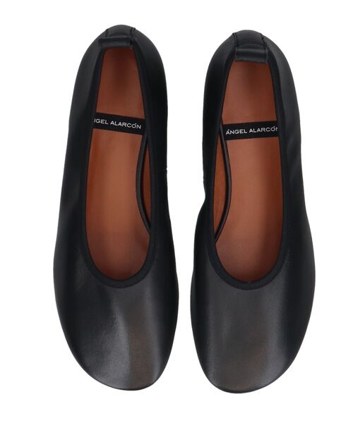 INTER-CHAUSSURES / インター ショシュール パンプス | 【ANGEL ALARCON】オブリークトウディープカットパンプス | 詳細5