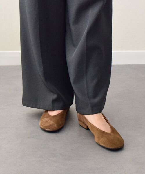 INTER-CHAUSSURES/インター ショシュール 【ANGEL ALARCON】オブリークトウローヒールパンプス ブラウンスウェード 39 INTER-CHAUSSURES/インター ショシュール 【ANGEL ALARCON】オブリークトウローヒールパンプス ブラウンスウェード 39
