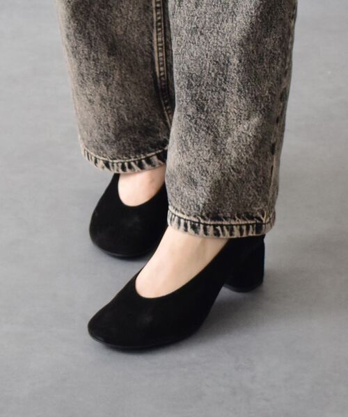 INTER-CHAUSSURES/インター ショシュール 【ANGEL ALARCON】オブリークトウチャンキーヒールパンプス ブラックスウェード 36 INTER-CHAUSSURES/インター ショシュール 【ANGEL ALARCON】オブリークトウチャンキーヒールパンプス ブラックスウェード 36