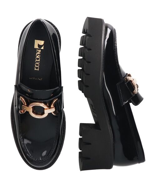 INTER-CHAUSSURES/インター ショシュール 【PASCUCCI】チェーンビットタンクソールローファー ブラックエナメル 37 INTER-CHAUSSURES/インター ショシュール 【PASCUCCI】チェーンビットタンクソールローファー ブラックエナメル 37