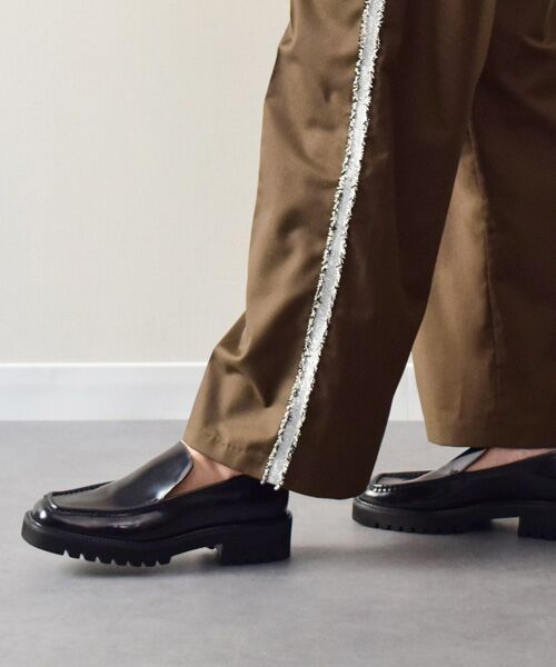 INTER-CHAUSSURES/インター ショシュール 【PASCUCCI】スクエアトウタンクソールスリッポン ブラック 39 INTER-CHAUSSURES/インター ショシュール 【PASCUCCI】スクエアトウタンクソールスリッポン ブラック 39
