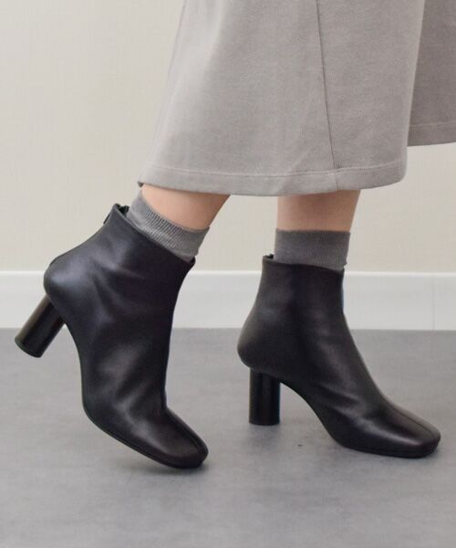 INTER-CHAUSSURES/インター ショシュール 【JVAM】オブリークトウバックジップショートブーツ ブラック 38 INTER-CHAUSSURES/インター ショシュール 【JVAM】オブリークトウバックジップショートブーツ ブラック 38