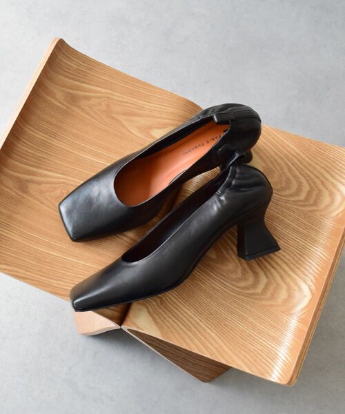 INTER-CHAUSSURES/インター ショシュール 【FABIO RUSCONI】スクエアトウセンターシームパンプス ブラック 35 INTER-CHAUSSURES/インター ショシュール 【FABIO RUSCONI】スクエアトウセンターシームパンプス ブラック 35