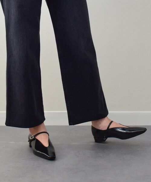 INTER-CHAUSSURES/インター ショシュール 【FABIO RUSCONI】ディープカットストラップパンプス ブラック 39 INTER-CHAUSSURES/インター ショシュール 【FABIO RUSCONI】ディープカットストラップパンプス ブラック 39