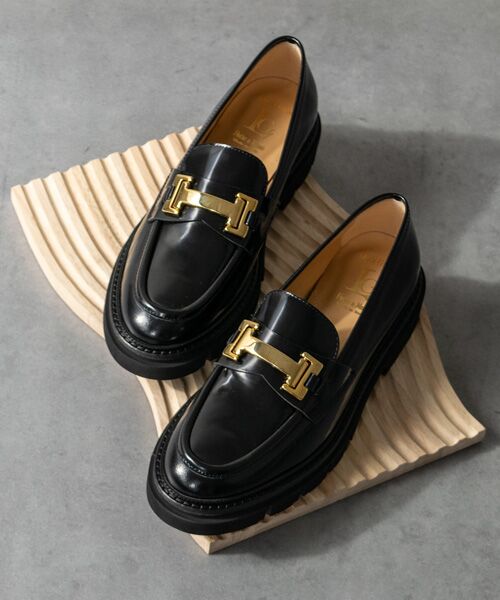 INTER-CHAUSSURES/インター ショシュール 【LUCA GROSSI】タンクソールメタルバックルローファー ブラック 36 INTER-CHAUSSURES/インター ショシュール 【LUCA GROSSI】タンクソールメタルバックルローファー ブラック 36