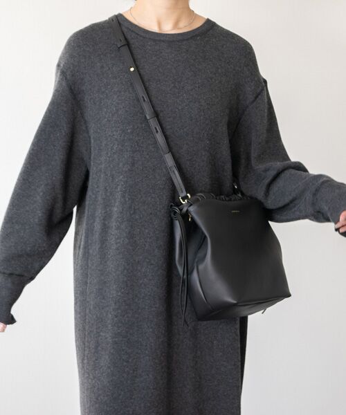 INTER-CHAUSSURES / インター ショシュール ショルダーバッグ | 【LORISTELLA】ソフトレザー巾着バッグ | 詳細15