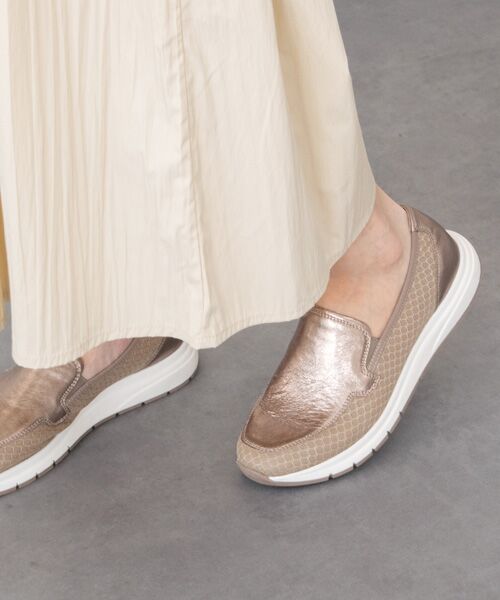 INTER-CHAUSSURES / インター ショシュール スニーカー | 【CAPRICE】メッシュミックススリッポンスニーカー（ブラウン）