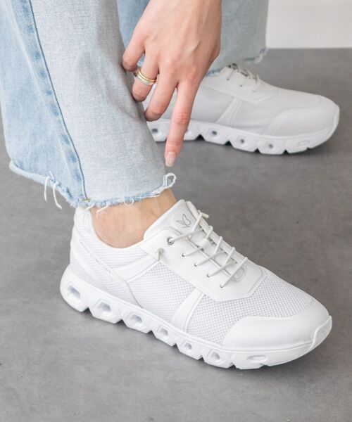 INTER-CHAUSSURES / インター ショシュール スニーカー | 【CAPRICE】クリモーションレースアップスニーカー（ホワイト）