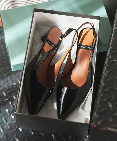 INTER-CHAUSSURES / インター ショシュール パンプス | 【ANGEL ALARCON】ポインテッドトウバックバンドパンプス（ブラックエナメル）