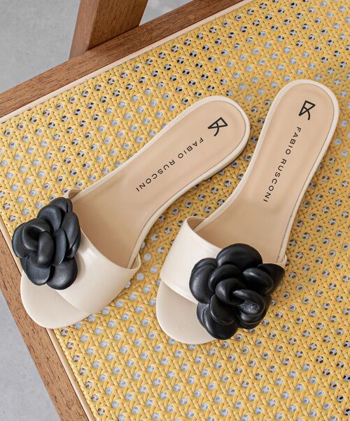 INTER-CHAUSSURES / インター ショシュール サンダル | 【FABIO RUSCONI】カメリアミュールサンダル（アイボリーコンビ）