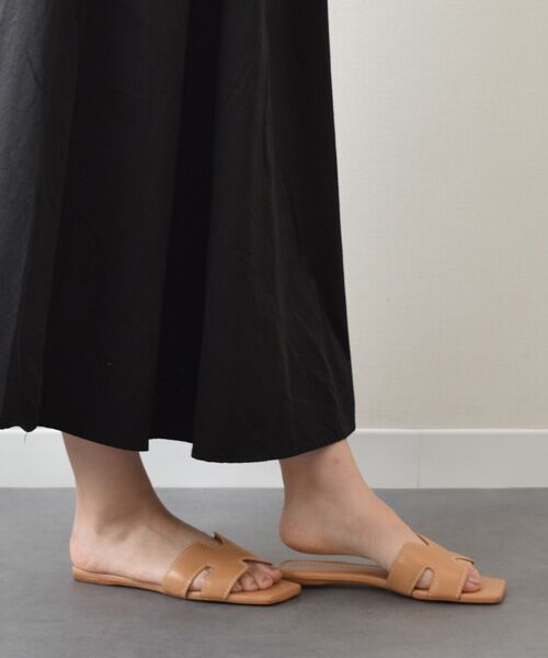 INTER-CHAUSSURES / インター ショシュール サンダル | 【CARRANO】スクエアトゥフラットミュールサンダル | 詳細17