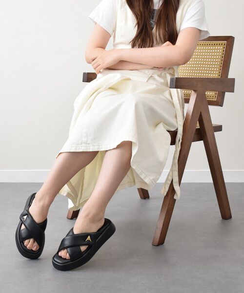 INTER-CHAUSSURES / インター ショシュール サンダル | 【CARRANO】パテッドベルトボリュームソールサンダル | 詳細8