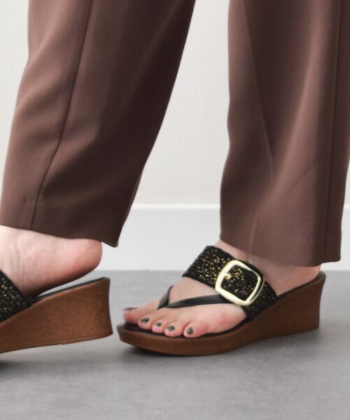 INTER-CHAUSSURES / インター ショシュール サンダル | 【ITALIAN SHOEMAKERS】ビッグバックルウェッジヒールサンダル（ブラック）
