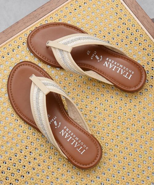 INTER-CHAUSSURES / インター ショシュール サンダル | 【ITALIAN SHOEMAKERS】ラインストーンベルトトングサンダル（ベージュ）