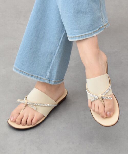 INTER-CHAUSSURES / インター ショシュール サンダル | 【ITALIAN SHOEMAKERS】ビジューストラップトングサンダル（ベージュ）