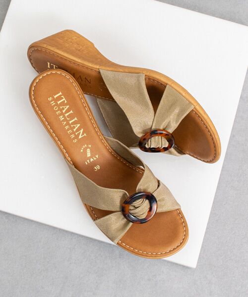 INTER-CHAUSSURES / インター ショシュール サンダル | 【ITALIAN SHOEMAKERS】べっ甲風バックルウェッジヒールサンダル（ベージュ）