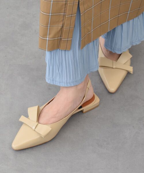 INTER-CHAUSSURES / インター ショシュール パンプス | 【ANGEL ALARCON】ポインテッドトウローヒールリボンパンプス（ベージュ）