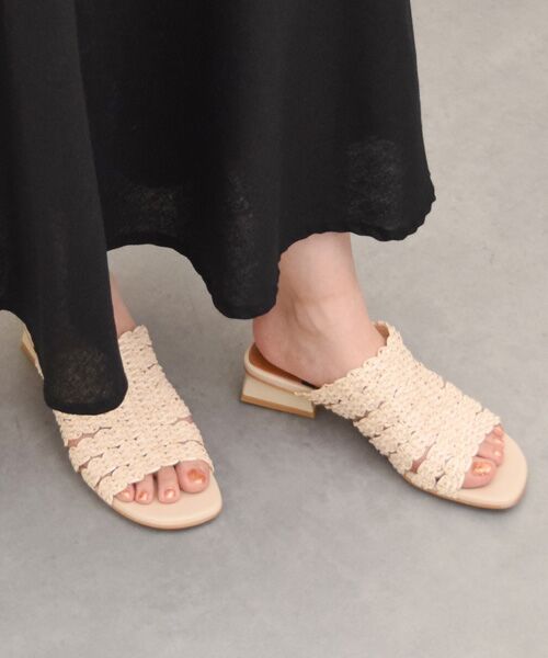 INTER-CHAUSSURES / インター ショシュール サンダル | 【ANGEL ALARCON】ローヒールラフィアサンダル（アイボリー雑材）