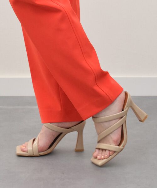 INTER-CHAUSSURES / インター ショシュール サンダル | 【ANGEL ALARCON】スクエアトウハイヒールサンダル（ベージュエナメル）