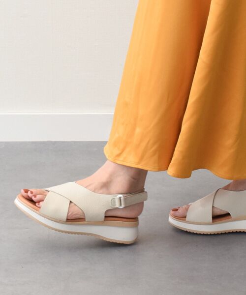 INTER-CHAUSSURES / インター ショシュール サンダル | 【Oh my Sandals】クロスベルトウエッジサンダル（アイボリー）