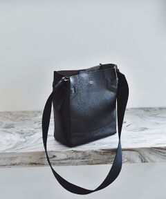 Benel/レザーバケットTAPEショルダーBAG