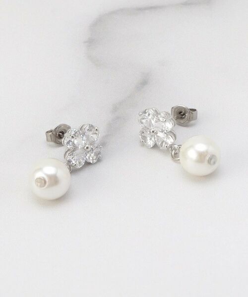 ITS'DEMO / イッツデモ ピアス・イヤリング | フェイクパール付クローバーキュービックピアス | 詳細1