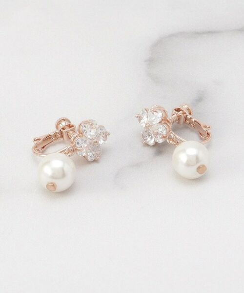 ITS'DEMO / イッツデモ ピアス・イヤリング | フェイクパール付クローバーキュービックイヤリング | 詳細1