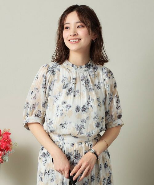 ITS'DEMO/イッツデモ 【手洗い可/M・Lサイズ展開】ラメストライプ花柄5分袖ブラウス オフホワイト(103) 38(M) ITS'DEMO/イッツデモ 【手洗い可/M・Lサイズ展開】ラメストライプ花柄5分袖ブラウス オフホワイト(103) 38(M)