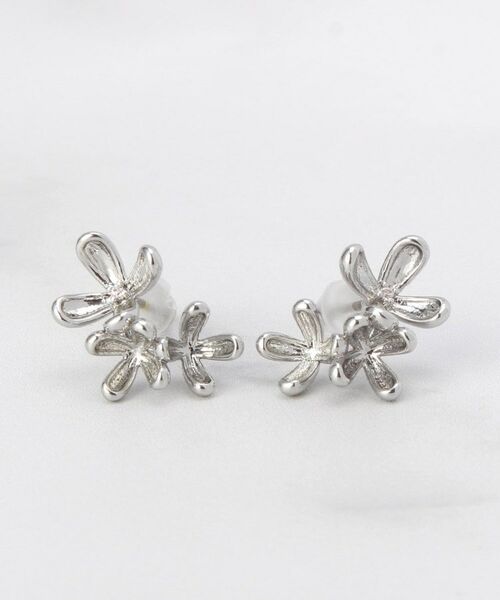 ITS'DEMO / イッツデモ ピアス・イヤリング | ブルーミングミニフラワーピアス（シルバー(006)）