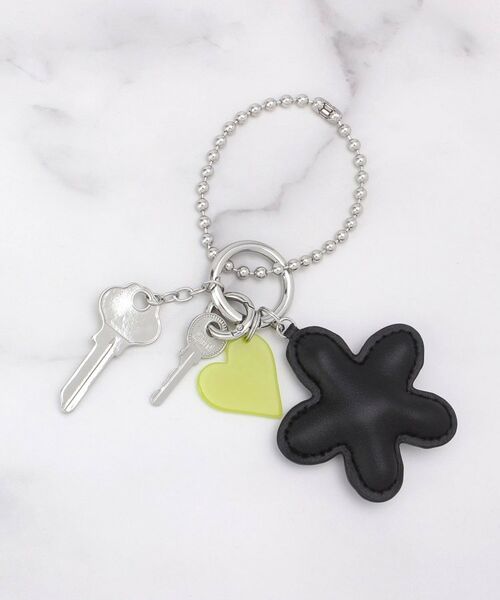 ITS'DEMO / イッツデモ キーホルダー・ストラップ | レザー調フラワーモチーフチャーム | 詳細2