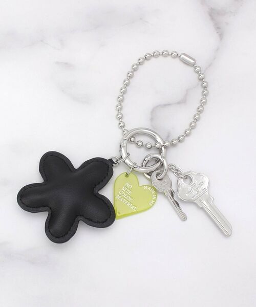 ITS'DEMO / イッツデモ キーホルダー・ストラップ | レザー調フラワーモチーフチャーム（ブラック(019)）