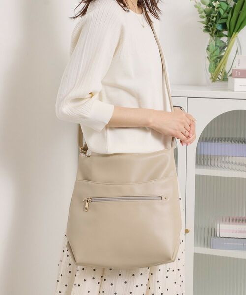 ITS'DEMO / イッツデモ ショルダーバッグ | 合皮縦型ショルダー（グレージュ(050)）