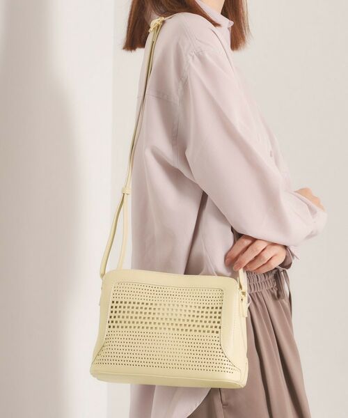 ITS'DEMO / イッツデモ ショルダーバッグ | パンチングミニショルダー（アイボリー(004)）