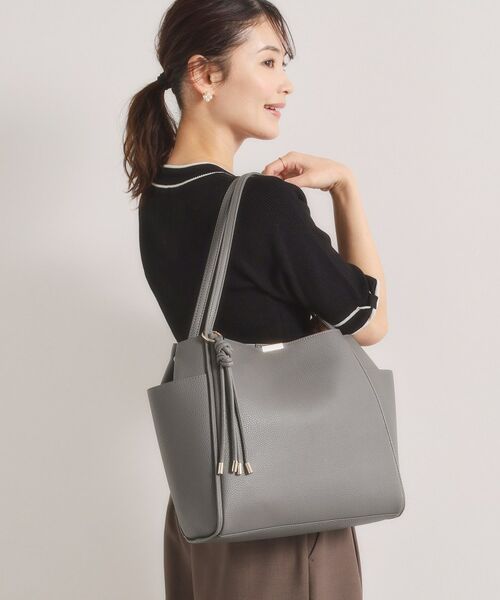 ITS'DEMO / イッツデモ トートバッグ | タッセル付変形A4トート | 詳細1